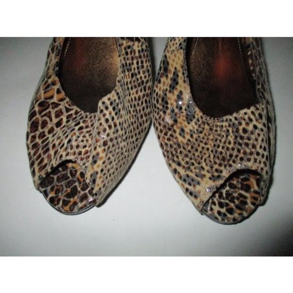 *Anne Klein Taupe Glossy Lizard Print Open Toe - Picture 9 of 9